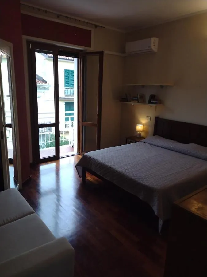 Mazzini Affittacamere Viareggio Guest house
